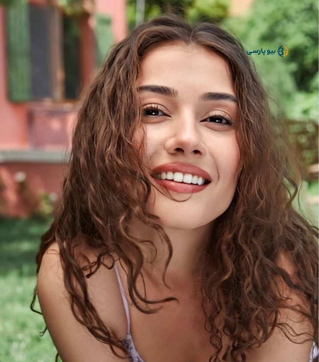 سودا ارگینجی (Sevda Erginci) در نقش ازگه گونای (&Ouml;zge G&uuml;nay)